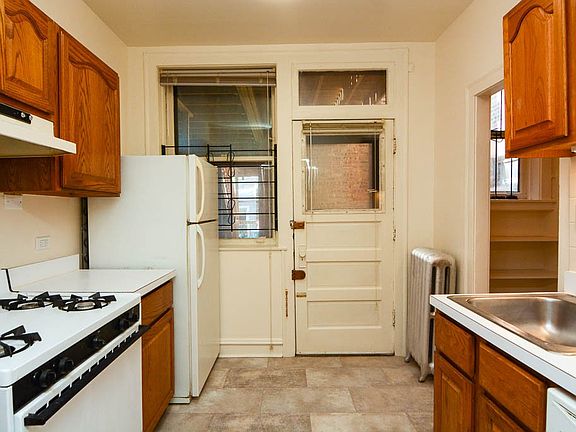 2nd image of 4873 N Talman Ave #2