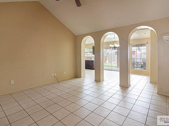 3rd image of 2751 Normandy St