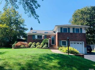 6 Hanley Pl, East Northport, NY 11731