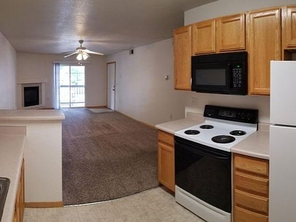 4th image of 1221 University Ave APT D303