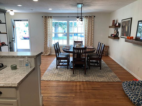 2nd image of 2138 W Sherwood Ave