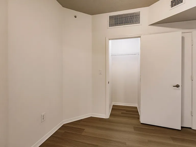 Aviah Flagler Village — Photo 110