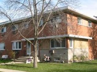8660 Gregory Ln APT A, Des Plaines, IL 60016