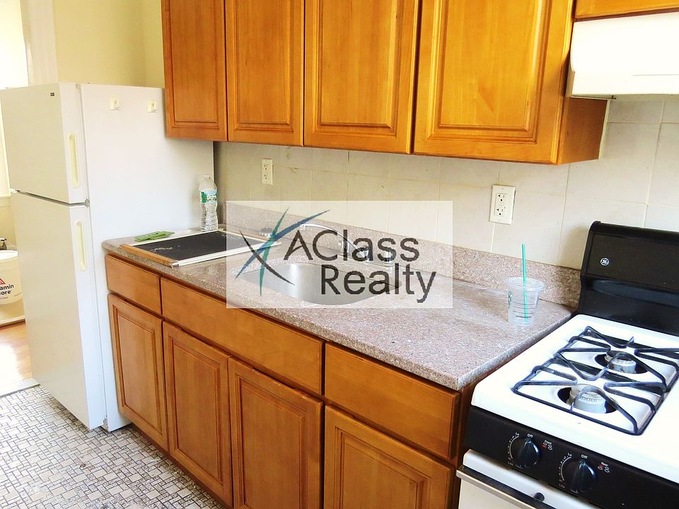 1st image of 2718 23rd St APT 3F