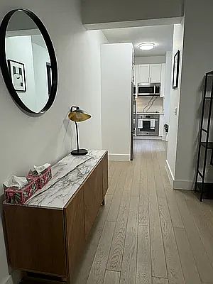 1st image of 915 W End Ave #110