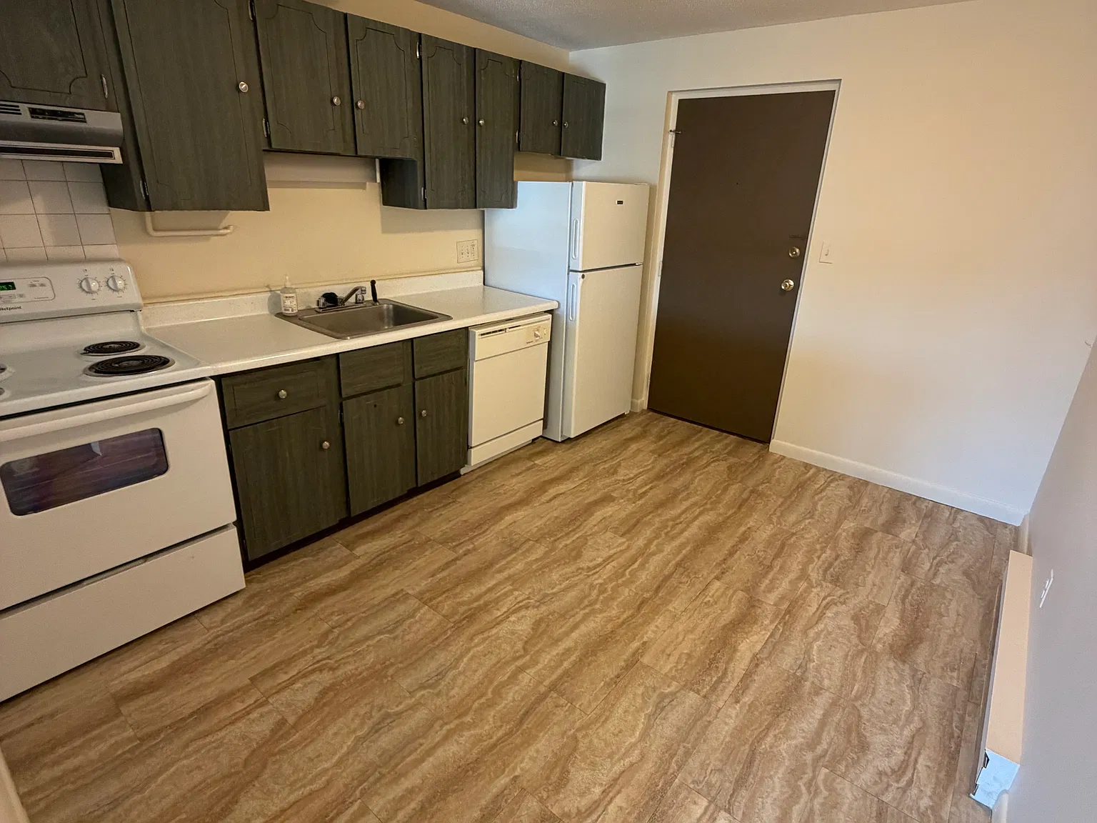 1 bed, 600 sqft, $2,150 — Photo 2