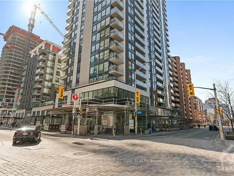 340 Queen St #1407 — Photo 2