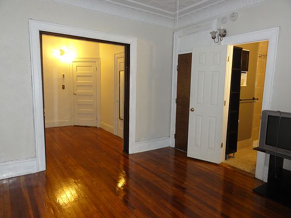 3rd image of 477 Palisade Ave