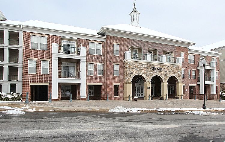 1st image of 2465 Army Navy Dr APT 313