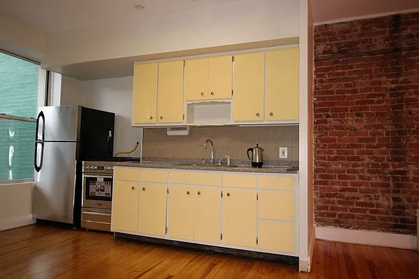 Rented by Brooklyn Real Inc | media 13