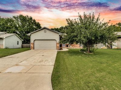 1124 N Parkway Dr, Valley Center, KS, 67147