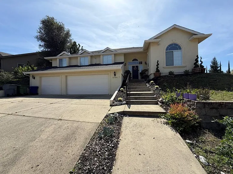 3790 Greenhaven Ln — Photo 8