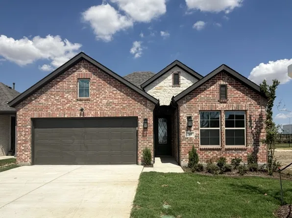 208 Ravenna Blvd, Justin, TX 76247