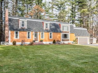 76 Lowell St, Dunstable, MA 01827