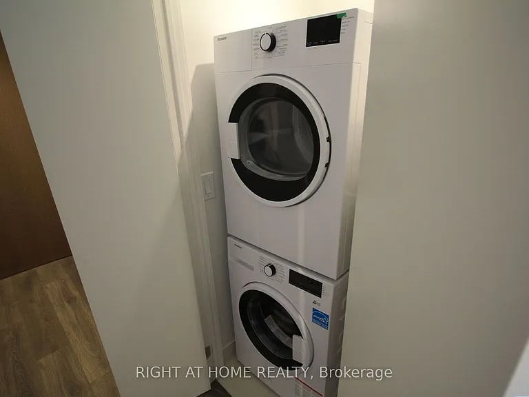 20 Richardson St #3106 — Photo 12