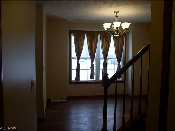 5th image of 7051 Oak Tree Dr N