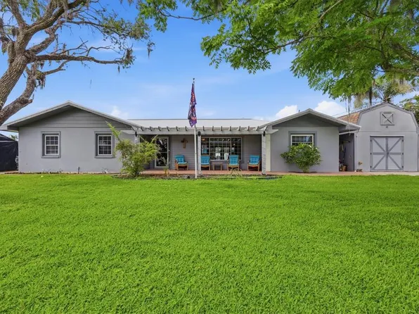7714 N Leewynn Dr, Sarasota, FL 34240