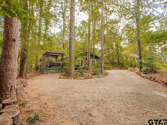 4th image of 1622 Brookhollow Dr