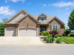 7404 Drury Ln, Canfield, OH 44406