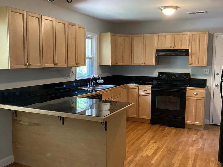510 Daniel Ave — Photo 1