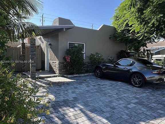 2nd image of 322 Jackson Ave