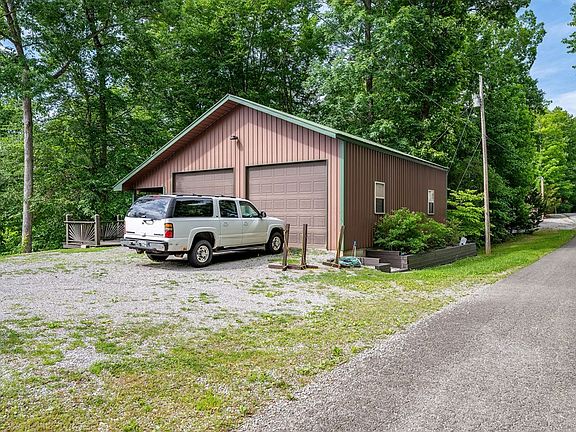 27th image of 4550 Southgate Rd
