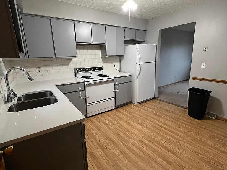 4050 Beckley Rd — Photo 3