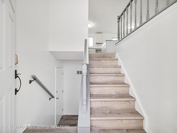 4th image of 3428 Viola Dr