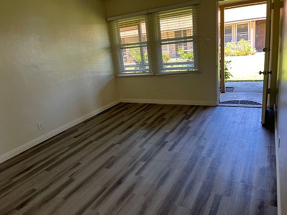 4th image of 2158-72.5 Felspar St #2160
