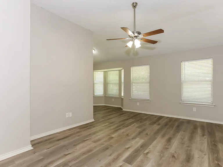 1512 Fern Dr — Photo 9