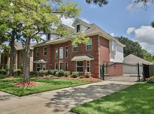 8814 Apple Mill Dr, Houston, TX 77095