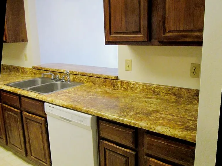 375 Wildrose Ln — Photo 6