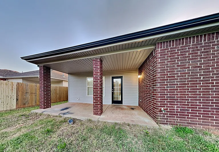 7008 Eagles Lndg — Photo 16