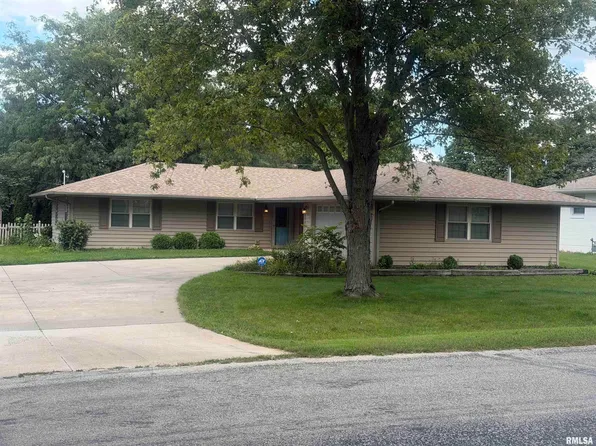 417 W Monroe St, Metamora, IL 61548