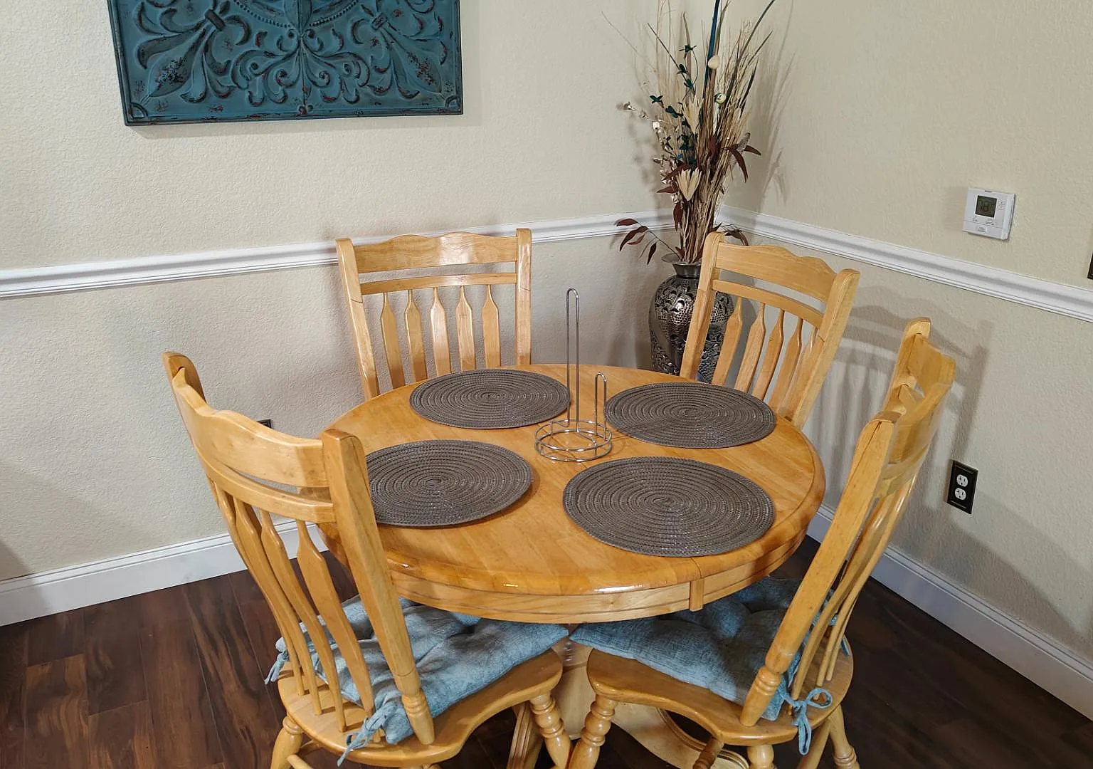 2929 W Yorkshire Dr - Yorkshire 1081 — Photo 2