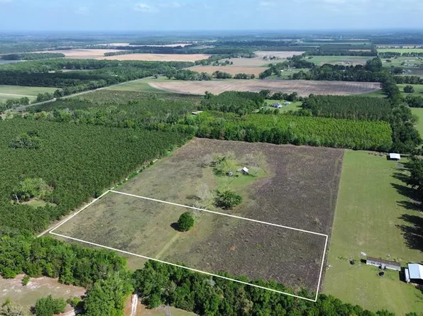 5620 SW 40th St, Bell, FL 32619