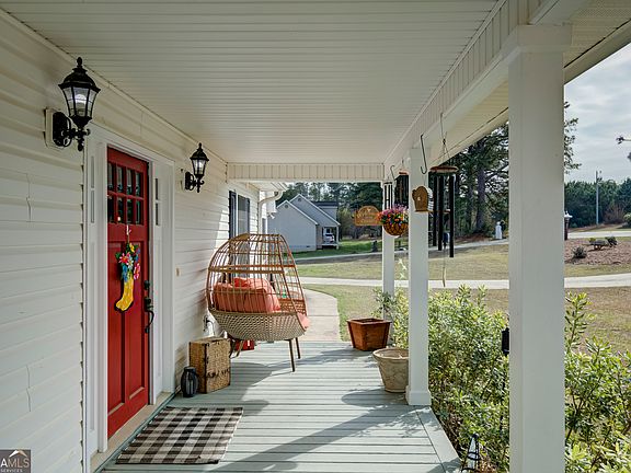 3rd image of 425 Turner Rd