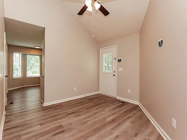 1610 Cedar Tree Ln — Photo 5