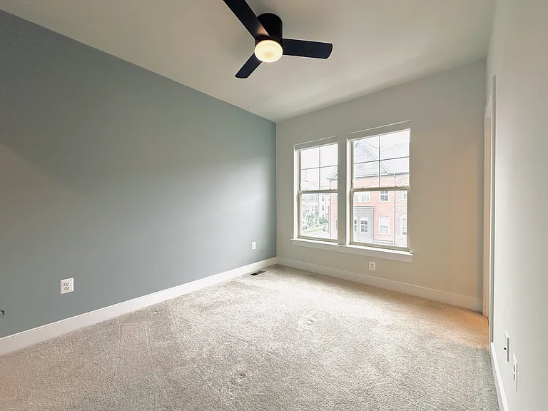 1009 Rockwell Ave — Photo 27
