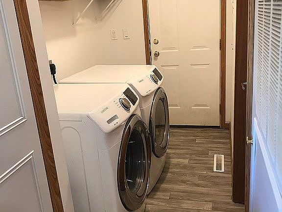 4th image of 537 W 1st St