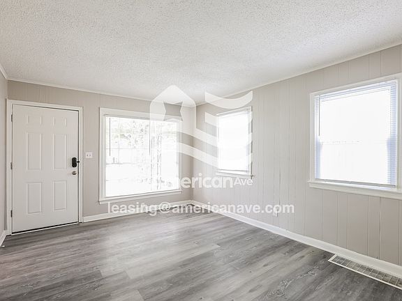712095_004_wm_-_living_room_12906590.jpg