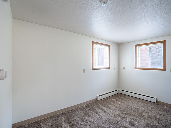 Fargo, ND Forest Avenue Apartments | Living