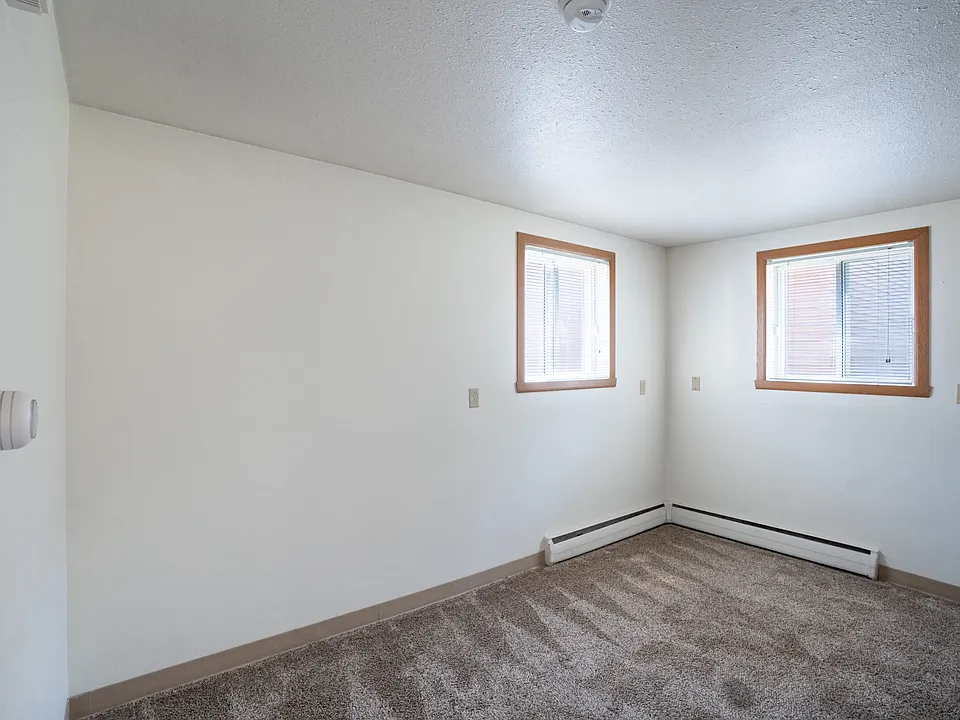 Fargo, ND Forest Avenue Apartments | Living