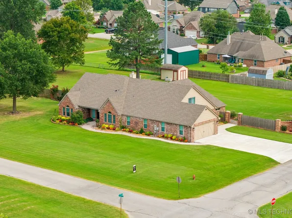 21542 E 103rd St S, Broken Arrow, OK 74014