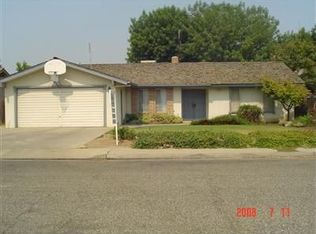 1595 S Riverview Ave, Reedley, CA 93654