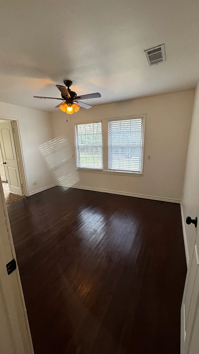 BR 1- Freshly updated hardwoods, blinds and paint - 511 N Market St