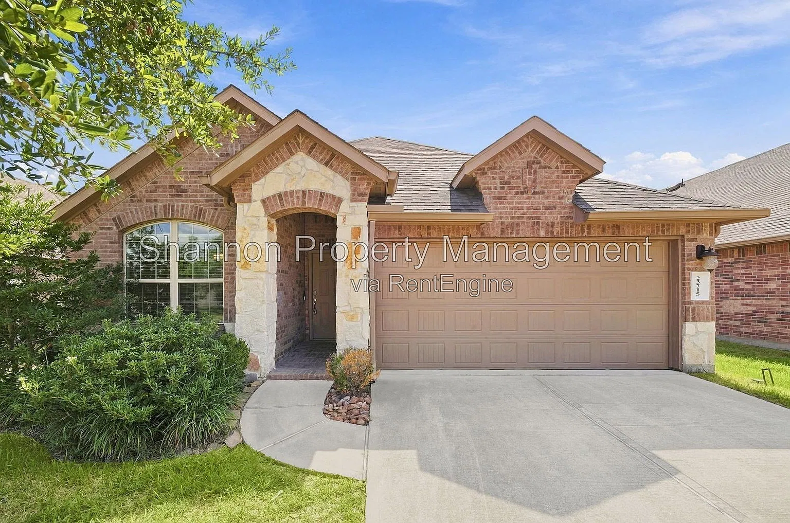 3 bed, 2.0 bath, 2137 sqft, $2,250 — Photo 1