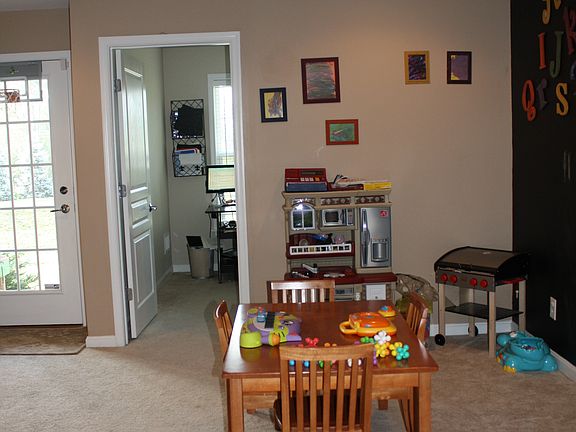 3rd image of 110 Hudson Dr