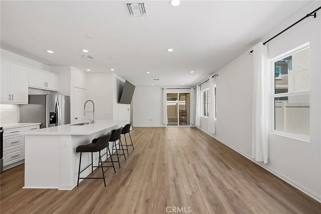 Building Photo - 16033 Cochise Ct