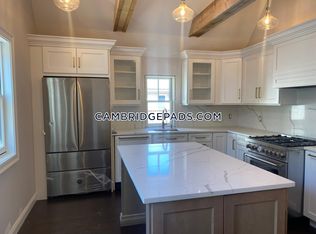 179 3rd St #2, Cambridge, MA 02141
